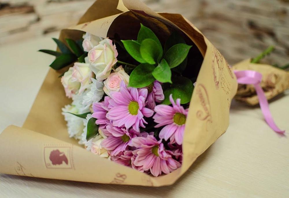 Букет цветов из: Розы и Хризантемы в Жирновске