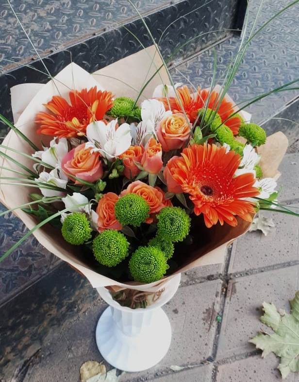 Букет цветов из: Герберы, Хризантемы, Альстромерии и Розы в Жирновске