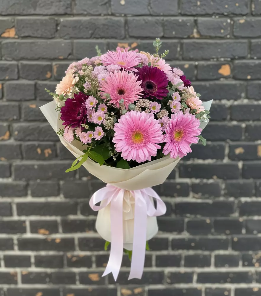 Букет цветов из: Герберы и Хризантемы в Жирновске