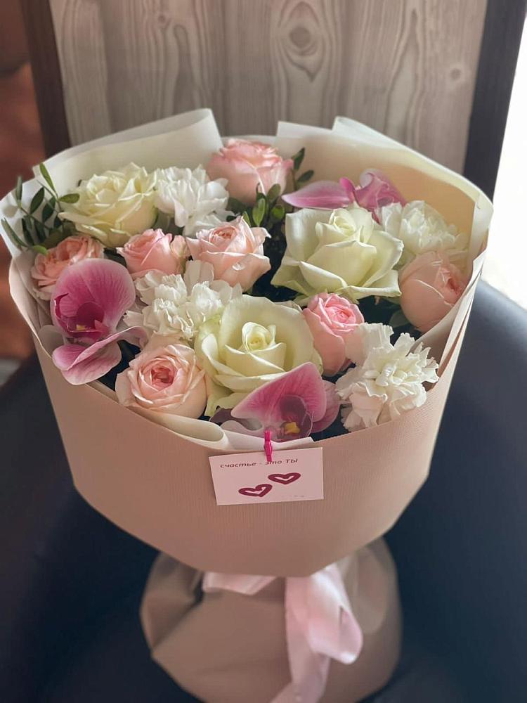 Букет цветов из: Орхидеи, Розы и Гвоздики в Жирновске