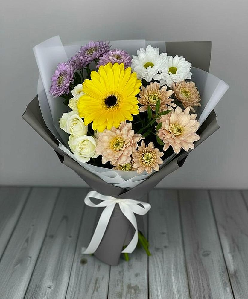 Букет цветов из: Розы, Герберы и Хризантемы в Жирновске
