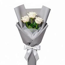 Букет 3 белые розы в Жирновске