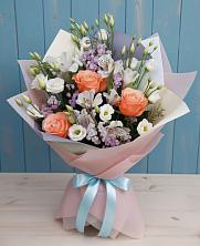 Букет цветов из:  Лизиантусы, Розы, Альстромерии и Гипсофила в Жирновске