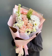 Букет цветов из:  Хризантемы и Розы в Жирновске