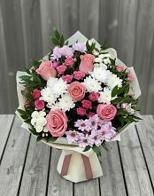 Букет цветов из:  Альстромерии, Гвоздики, Розы и Хризантемы в Жирновске