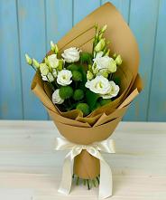 Букет цветов из:  Хризантемы и Лизиантусы в Жирновске