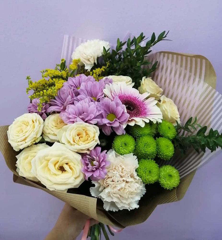 Букет цветов из: Хризантемы, Розы, Гвоздики и Герберы в Жирновске