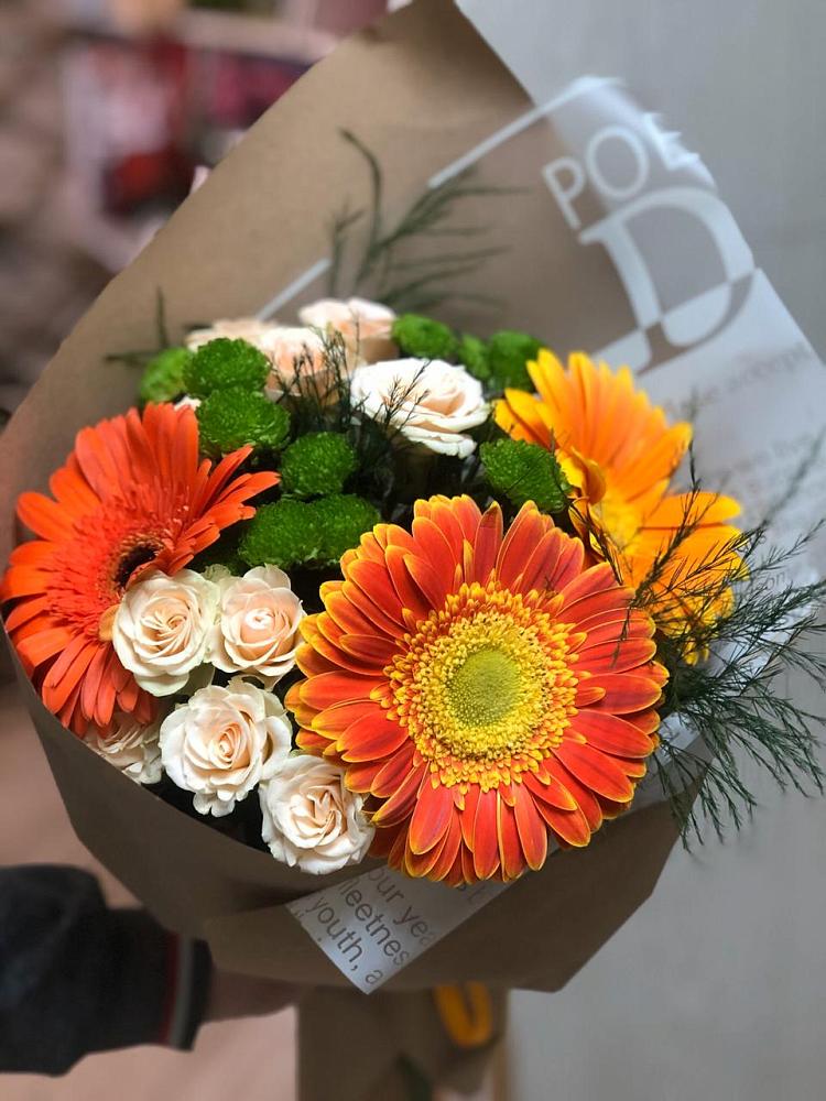 Букет цветов из: Герберы, Хризантемы и Розы в Жирновске