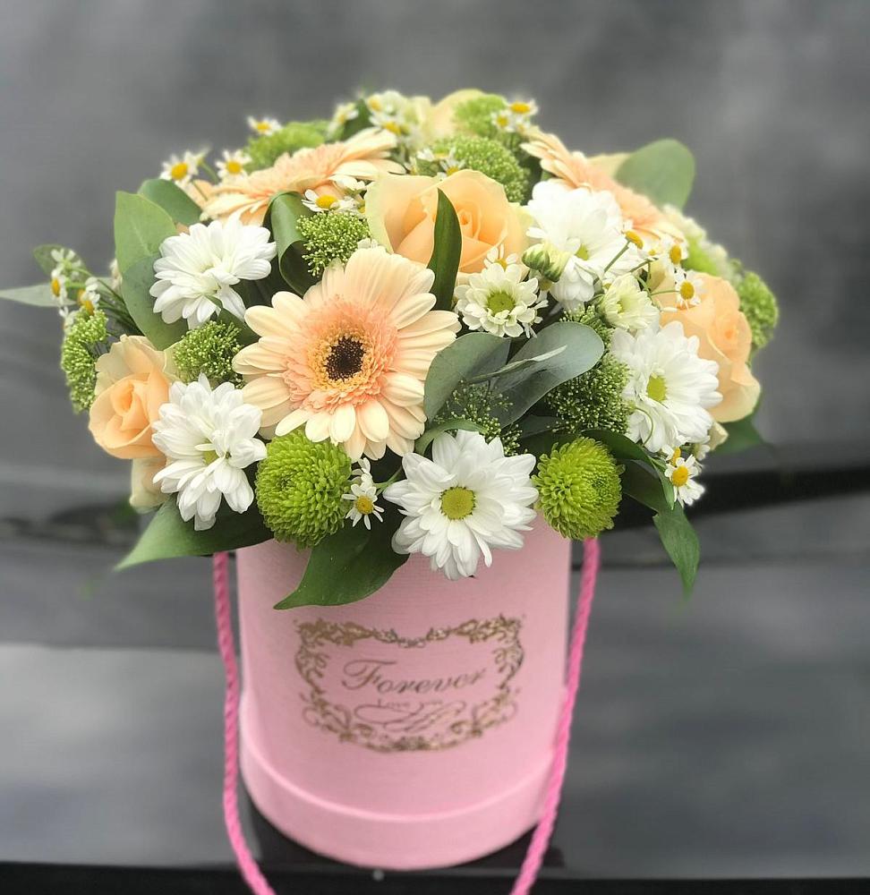 Цветочная композиция из Розы, Герберы и Хризантемы в шляпной коробке в Жирновске