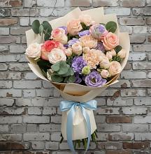 Букет цветов из:  Розы, Лизиантусы и Гвоздики в Жирновске