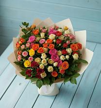 Букет Микс из разноцветных кустовых роз в Жирновске